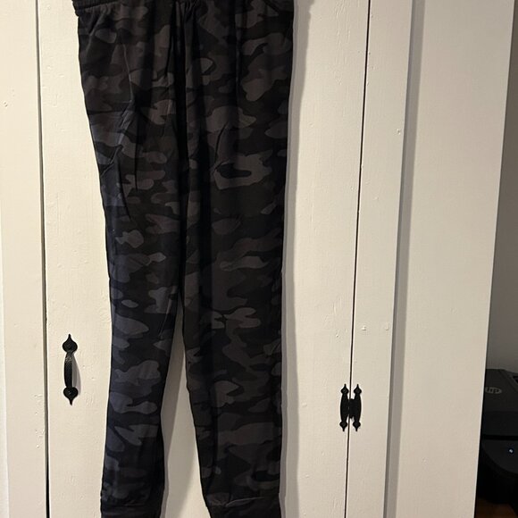 Soma Weekend Camo Tech Knit Jogger Medium - Picture 4 of 5